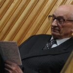 pomnik bartoszewskiego