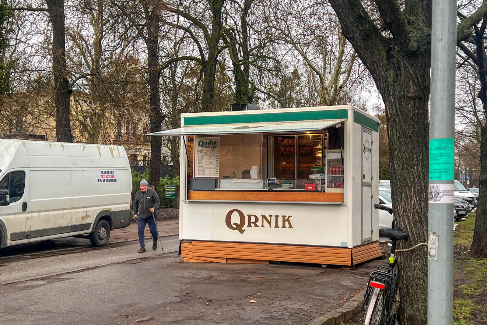 qrnik na placu szarych szeregów