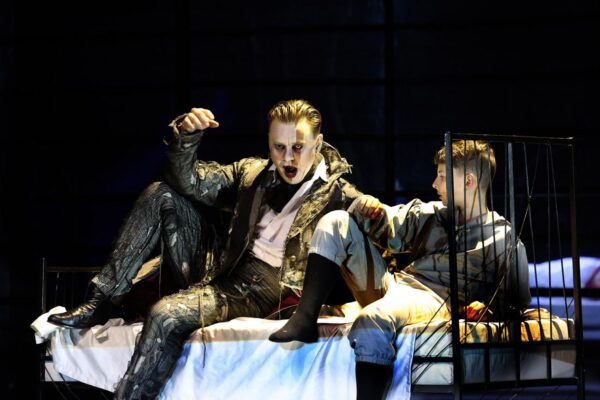 opera na zamku w szczecinie: dokręcanie śruby