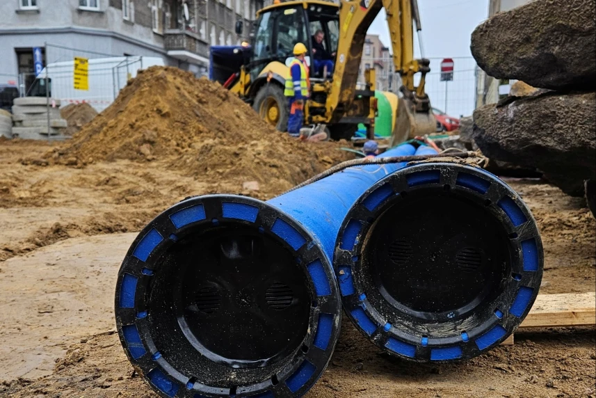 cracking w szczecinie! nie, to nie hakerzy, a wielka wymiana wodociągu