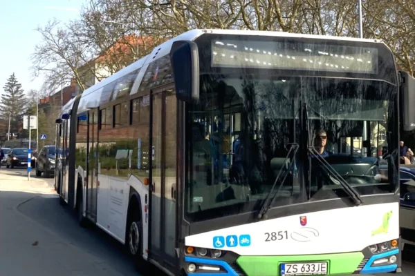 zmiany w komunikacji miejskiej. autobusy wracają na swoje trasy po zakończeniu remontu