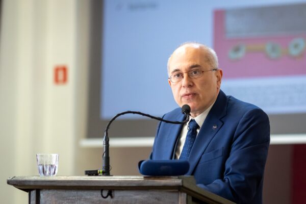 tu można spotkać się z prawdziwą nauką. światowej sławy eksperci na pum