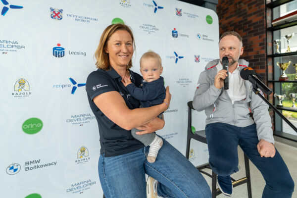 agnieszka skrzypulec wraca do gry. po konferencji yacht klubu w szczecinie już czuć sezon żeglarski