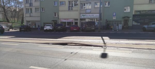 awaria torowiska na wyszyńskiego. tramwaje w stronę centrum stoją