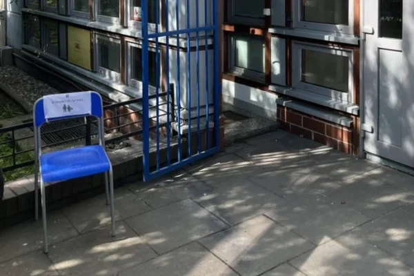 mały gest, wielkie znaczenie. „krzesełko dla seniora” znów w szczecinie
