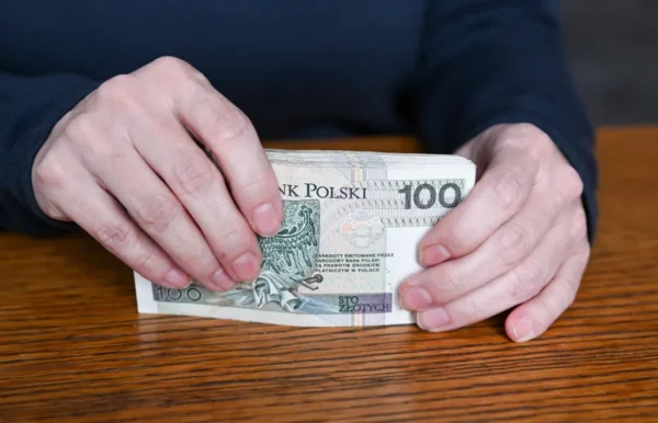 afera komornicza na 14 milionów złotych. łukasz graczyk poszukiwany listem gończym