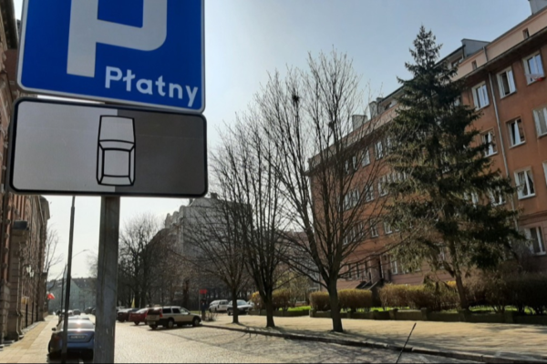 w majówkę parkujemy za darmo. później przychodzą zmiany i... podwyżki
