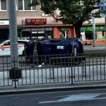 szokujące nagranie w sieci. auto dachowało na placu rodła - wszystko nagrała kamera!