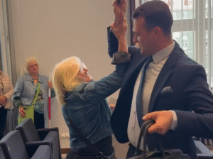 Protesty, kłótnie i wyzwiska. Zwolennicy PiS zakłócili wtorkową sesję Rady Miasta