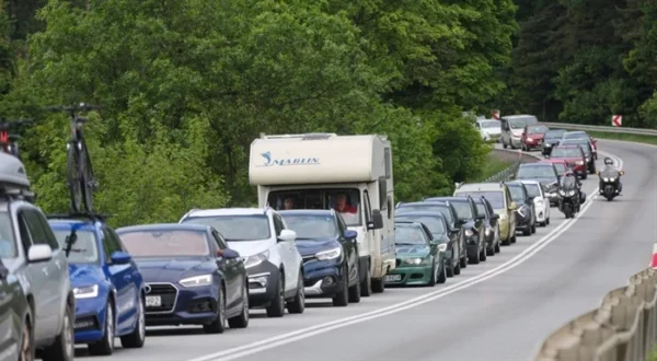 paraliż drogowy w regionie i zapowiedź protestu w kliniskach wielkich. mieszkańcy chcą chodników i bezpieczeństwa