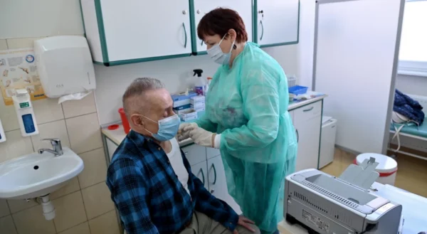 fałszywe szczepienia za pieniądze. kolejne akty oskarżenia w „sprawie szczepionkowej”