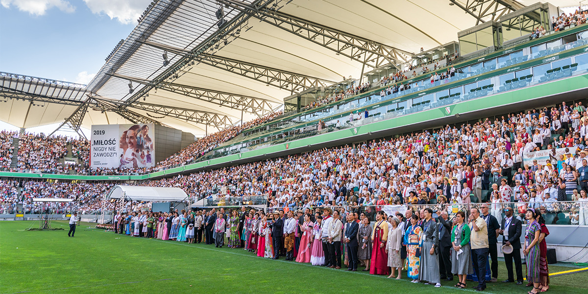 tysiące uczestników w netto arenie. świadkowie jehowy organizują regionalny kongres