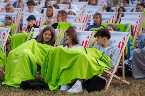 kino na leżakach wraca dziś wieczorem! seans w parku pomorzańskim