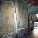 śląska 41: pod warstwą farby odkryto bezcenne polichromie z xix wieku