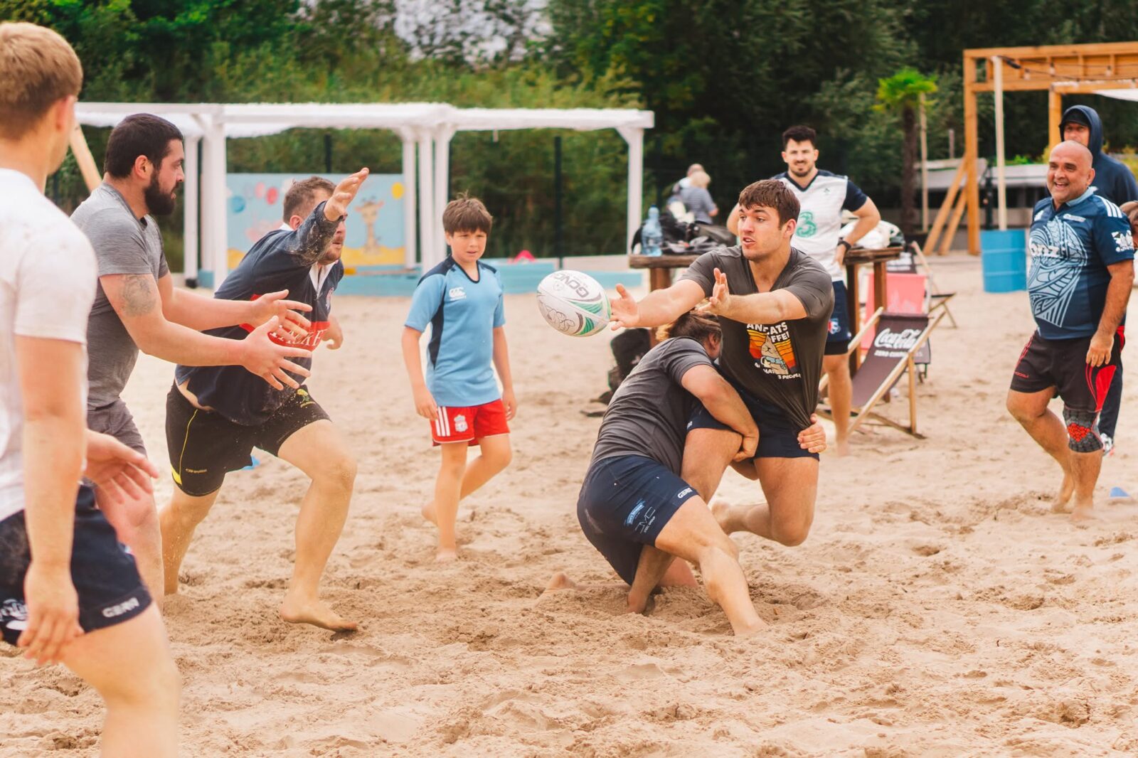 rugby na piaskach wyspy grodzkiej. "to nie troglodyci z kijami w zębach" [rozmowa]