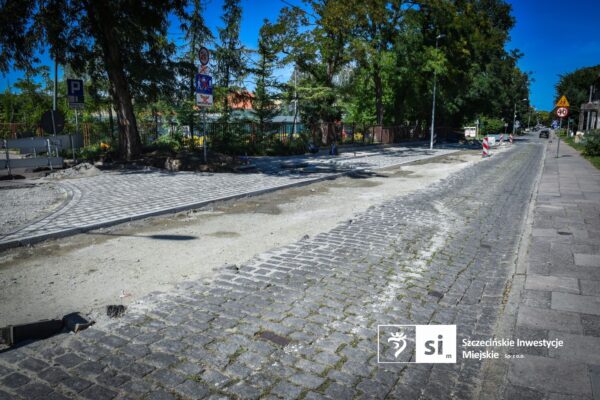 smocza i krzemienna w przebudowie. trwają prace przy kanalizacji i jezdniach