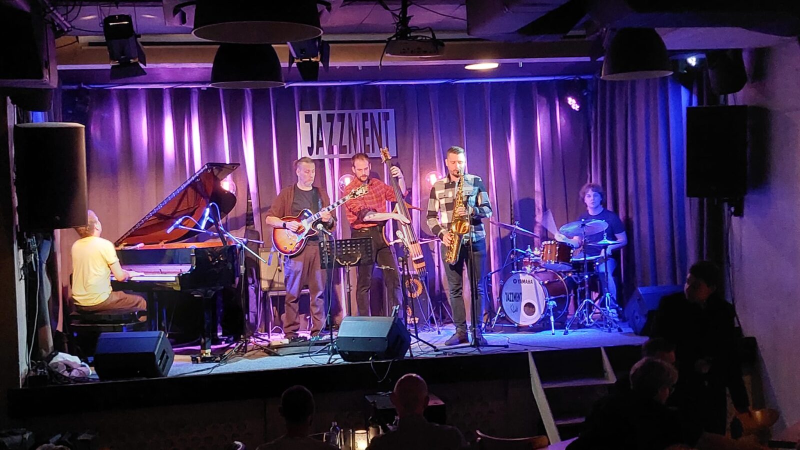 jazzowe improwizacje i skrzypcowe brzmienia w klubie jazzment