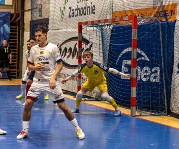 w niedzielę futsal szczecin podejmie toruń – darmowe atrakcje dla kibiców
