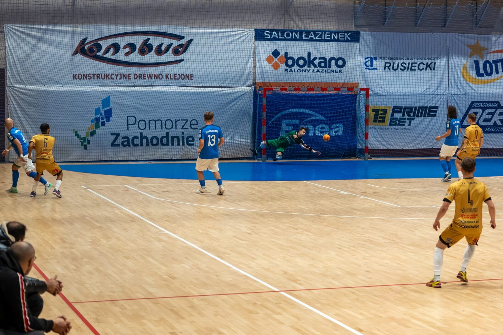 ostatni mecz roku na twardowskiego. futsal szczecin walczy o przełamanie i zbliżenie do czołówki