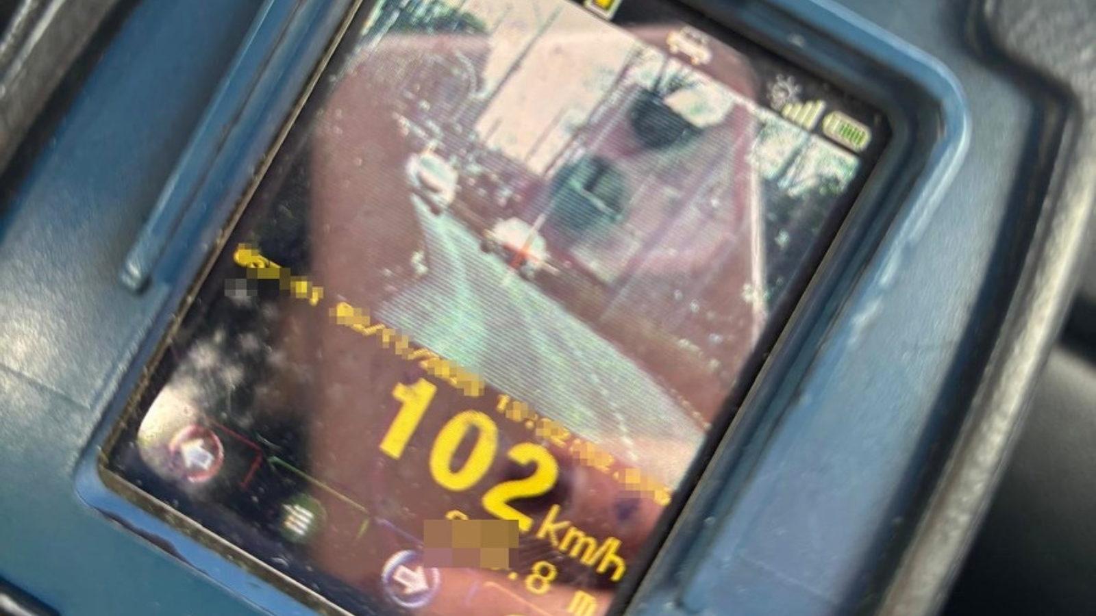 102 km/h w mieście „bo koty do weterynarza”. policja zatrzymała pędzącego kierowcę