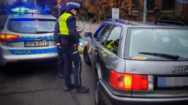 blisko 300 wykroczeń, 18 pijanych kierowców i poszukiwany taksówkarz