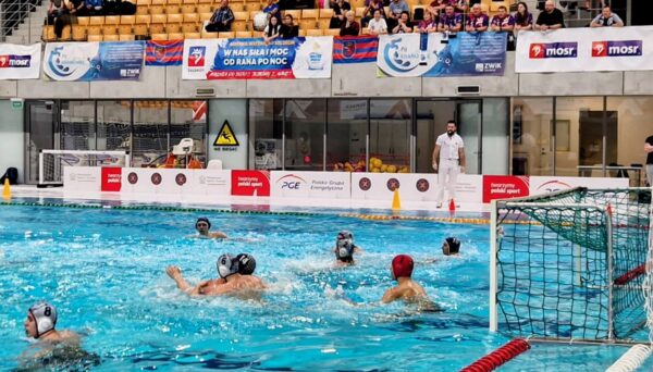 piłkarze wodni arkonii przegrali z liderem. floating arena gościła pływaków z danii i niemiec