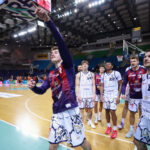 king triumfuje w hicie kolejki! festiwal "trójek" w wykonaniu szczecinian