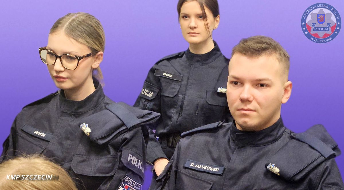 nowe twarze w szczecińskiej policji. osiemnastu funkcjonariuszy rozpoczyna służbę