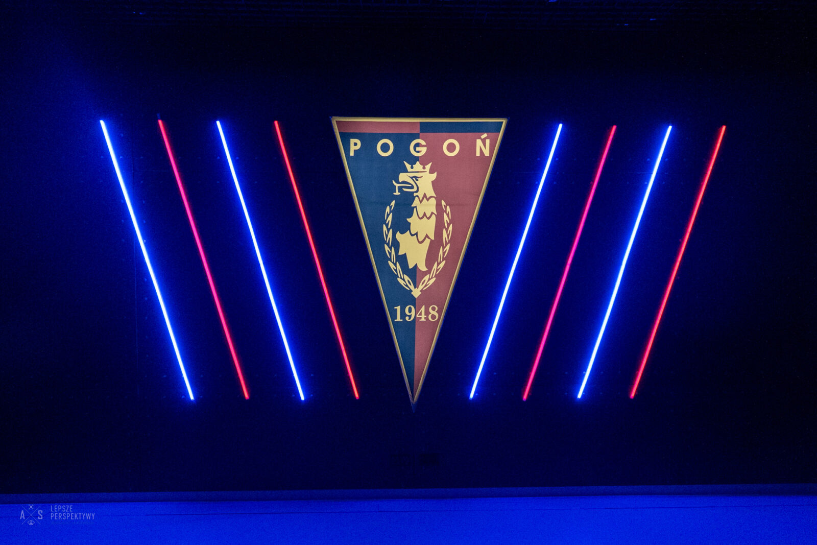nowy symbol pogoni szczecin. tunel, który wybrali kibice, robi ogromne wrażenie