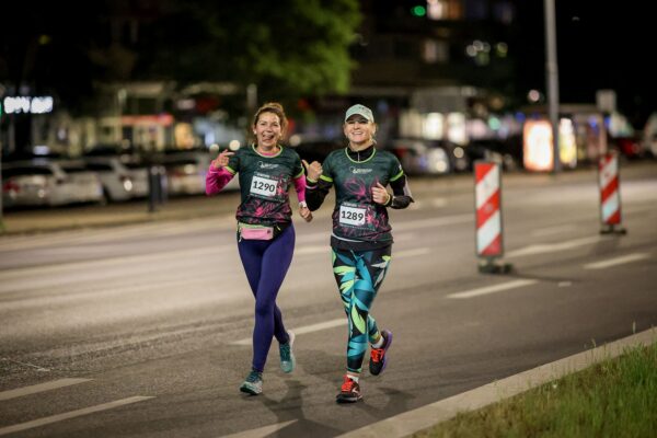 szczecin znów pobiegnie o północy. ruszyły zapisy na 7. szczeciński bieg nocny