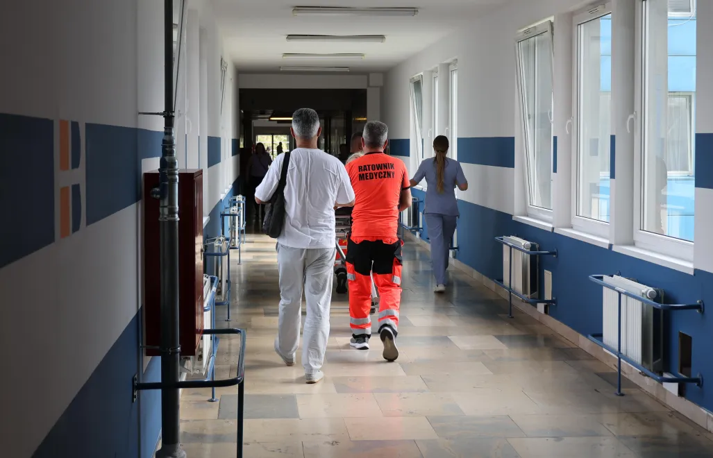 zniknął ze szpitala, liczyły się minuty. 72-latek odnaleziony w ostatniej chwili