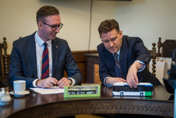 nowe hybrydy dla szczecina. solaris dostarczy sześć autobusów za prawie 18 mln zł