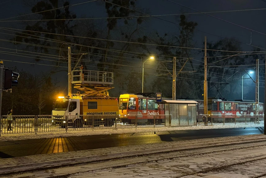 miały wrócić tramwaje, a znów jest chaos. środa w szczecinie pod znakiem lodu i nerwów pasażerów