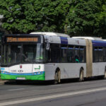 kierowca autobusu oskarżony po wypadku, który zakończył się amputacją ręki pasażerki