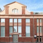 „twoje synapsy migoczą za bardzo?” wystawa, która podważa pojęcie „normalności”