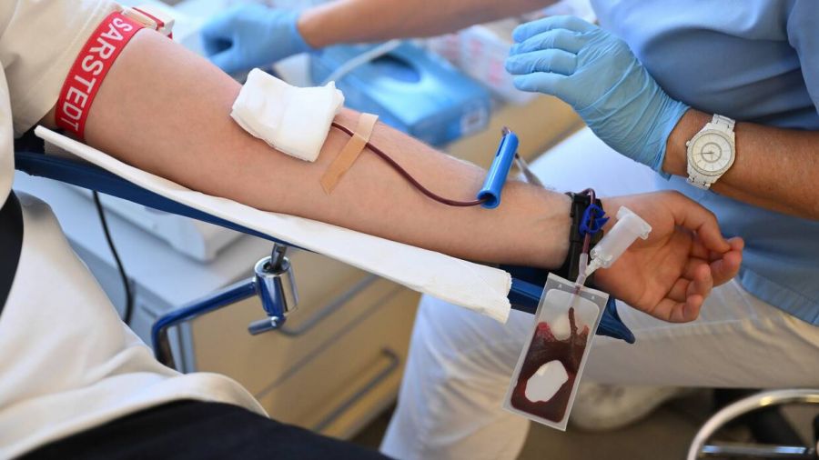 w kobietach płynie siła. oddaj krew w ramach akcji „czerwona wstążka”