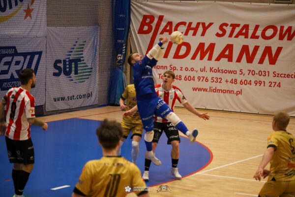 futsal szczecin nie zwalnia tempa. zwycięstwo w gnieźnie i umocnienie w ligowej czołówce