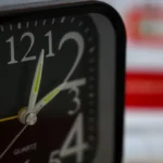 tej nocy śpimy krócej. zmieniamy czas na letni – ale nasz organizm wcale tego nie lubi