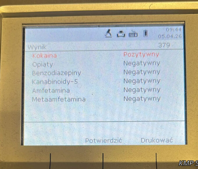 zobaczył radiowóz i… wrzucił wsteczny. „wczoraj był biały proszek”