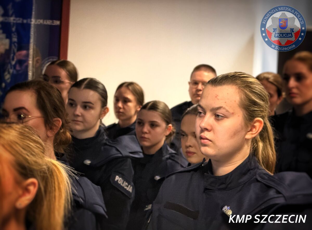rekordowy nabór w szczecinie. 35 nowych funkcjonariuszy zasili szeregi policji