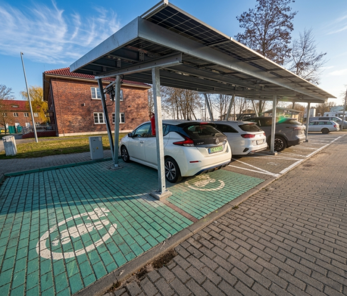 zielona energia prosto z parkingu. nowa inwestycja w szczecinie już działa