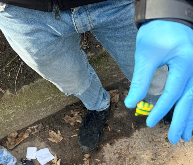 mieszkańcy myśleli, że ktoś coś zgubił. „archeolodzy” z osiedla pod lupą policji