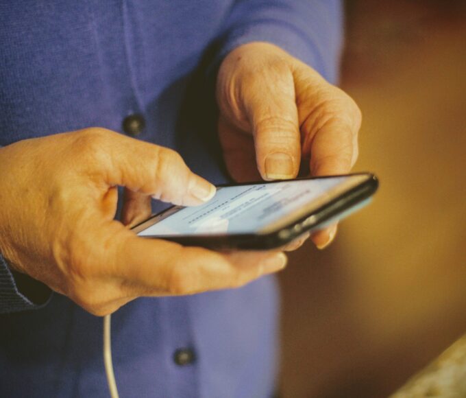 wieczorne telefony i setki tysięcy złotych strat. oszuści znów uderzają