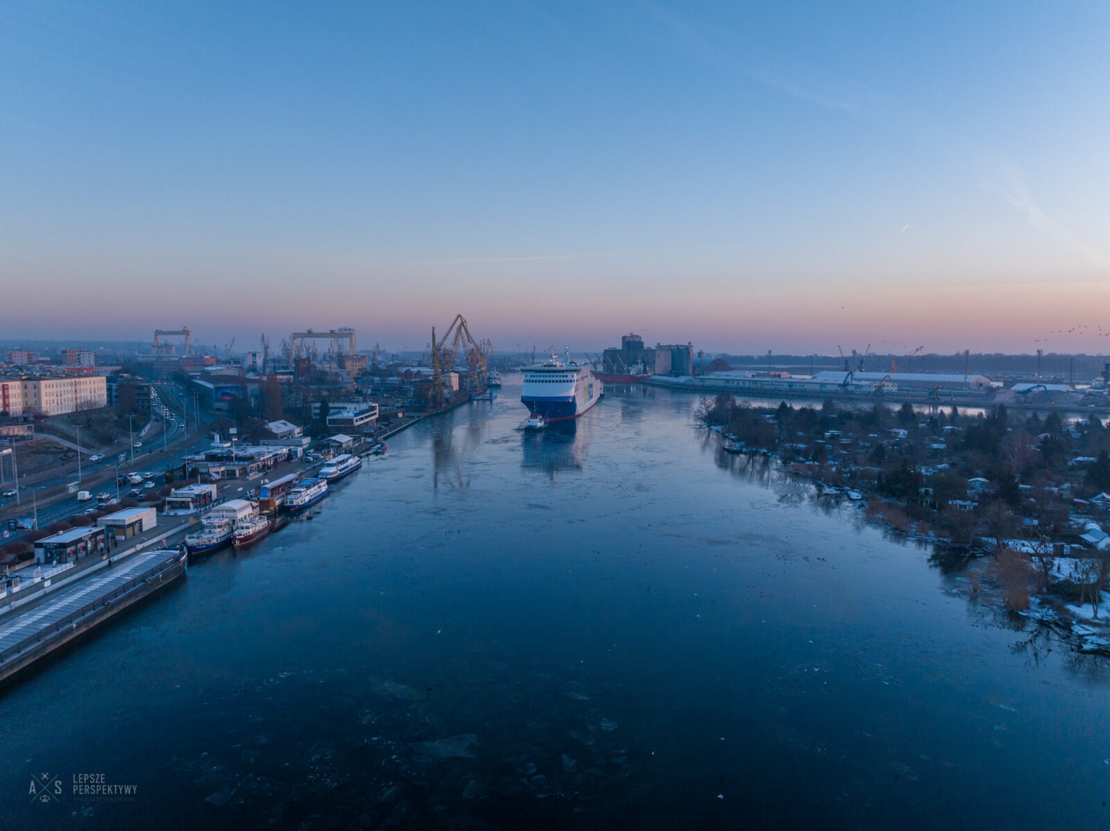 porty biją rekordy, ale pasażerowie znikają. zaskakujące dane z polskiego wybrzeża
