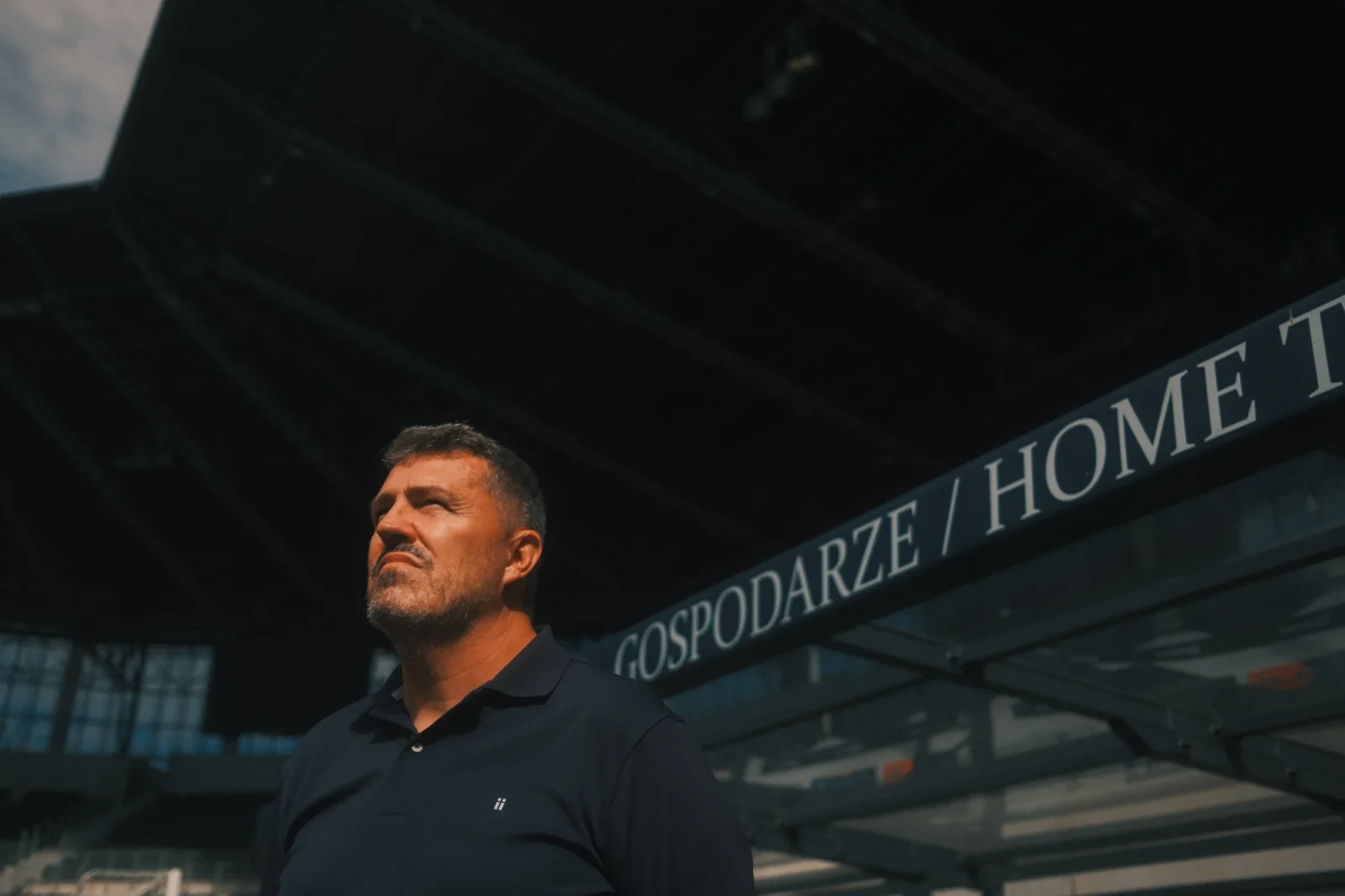 nowy trener, nowy członek sztabu i nowy napastnik. pogoń odsłania karty przed sezonem
