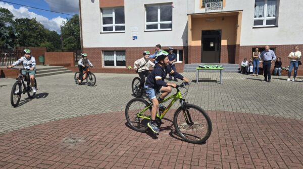 ponad 2 tysiące darmowych kasków trafi do uczniów w zachodniopomorskiem