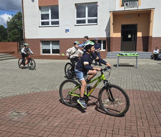 ponad 2 tysiące darmowych kasków trafi do uczniów w zachodniopomorskiem