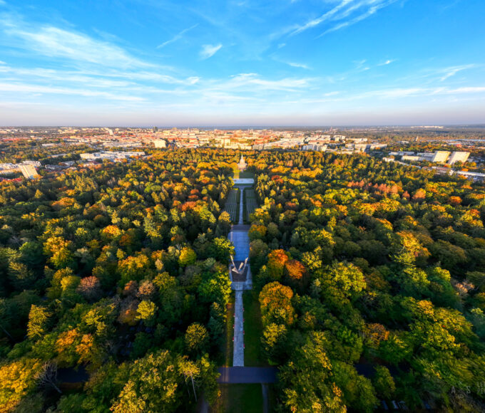 cmentarz centralny pokaże swoje drugie oblicze. przewodnicy zapraszają na spacer z historią