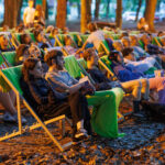 kino na leżakach wraca nad staw brodowski. wieczór z „mamma mia!” już 30 lipca