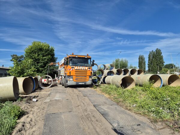 pod jedną z głównych ulic szczecina płynie 300 m³ ścieków na godzinę. miasto zapobiega możliwej katastrofie